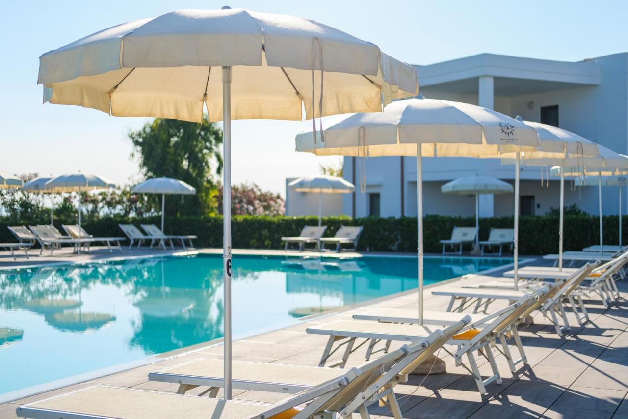 Torre Guaceto Greenblu Resort Specchiolla Bagian luar foto